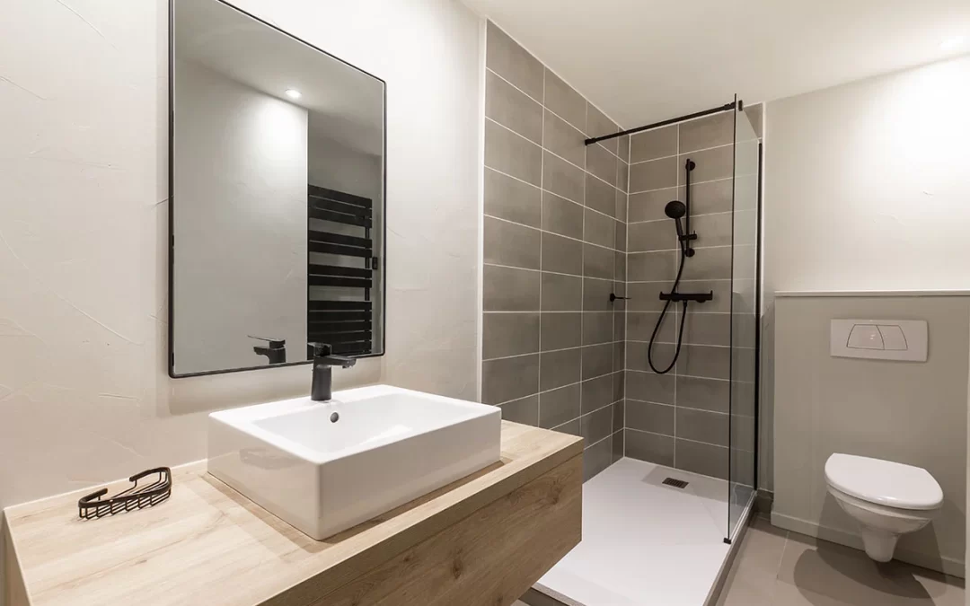 Comment aménager une petite salle de bain à la montagne ?